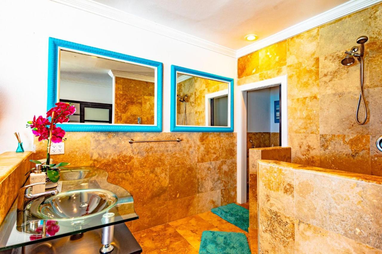 Caprice 7 -Oceanfront Villa - Gated Community With Pool แนสซอ ภายนอก รูปภาพ
