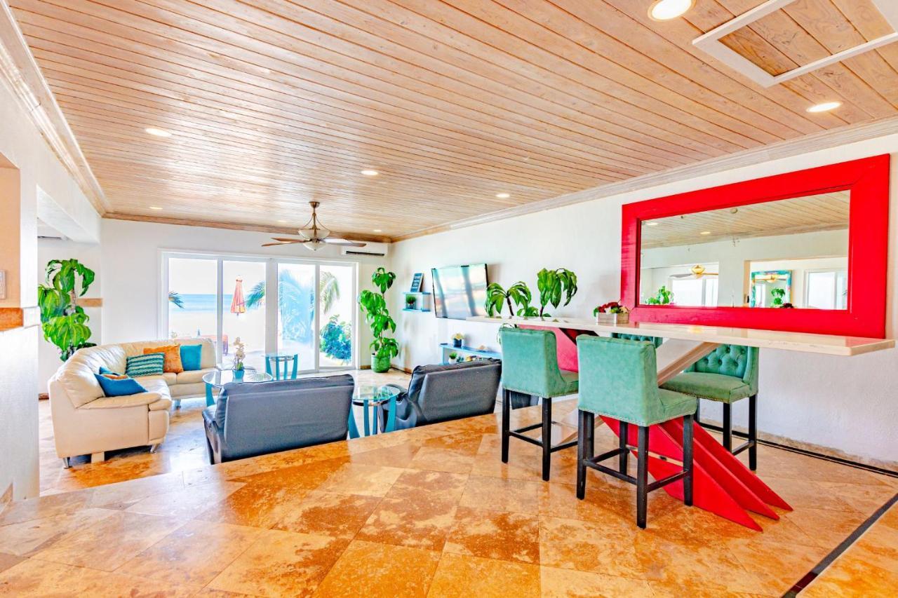 Caprice 7 -Oceanfront Villa - Gated Community With Pool แนสซอ ภายนอก รูปภาพ