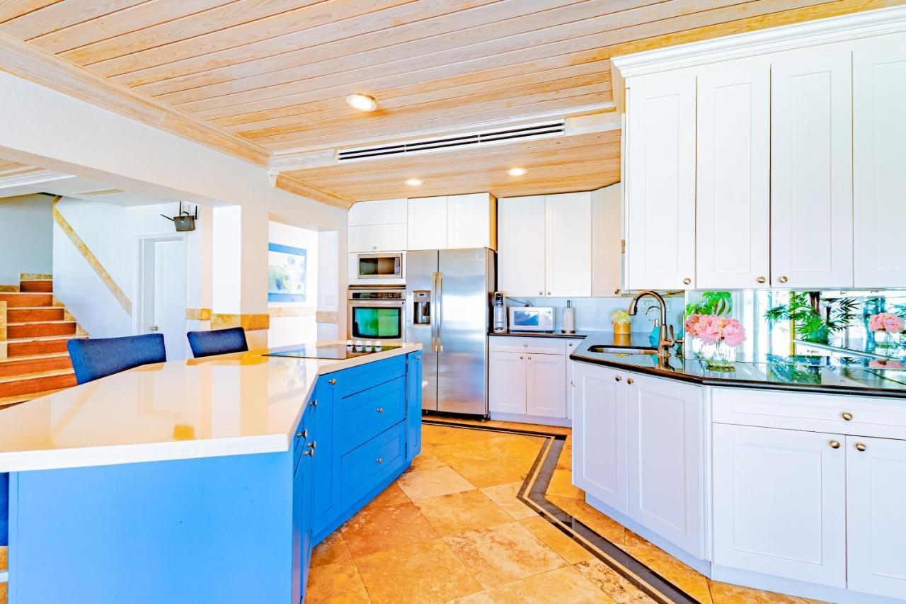 Caprice 7 -Oceanfront Villa - Gated Community With Pool แนสซอ ภายนอก รูปภาพ